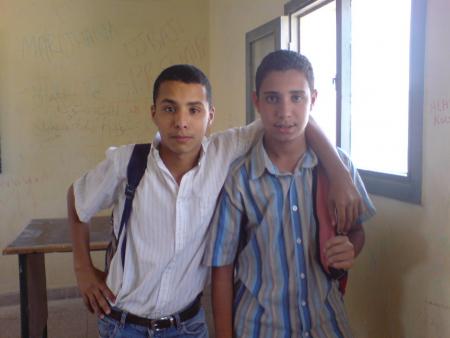 voila lotfi chef d'�quipe de catche.